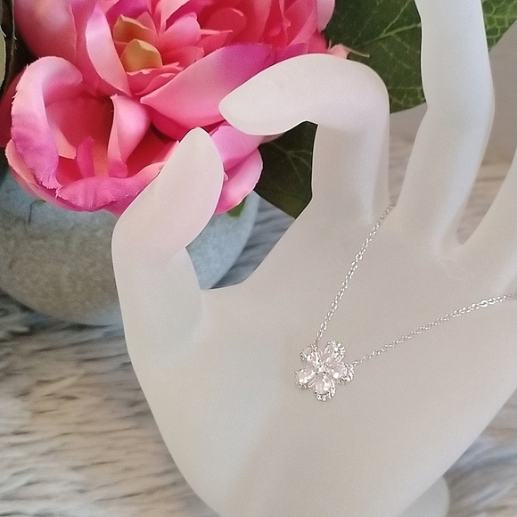 2/$30💕 BNWT Charmed Aroma Adjustable Sterling Silver Necklace - Picture 1 of 6